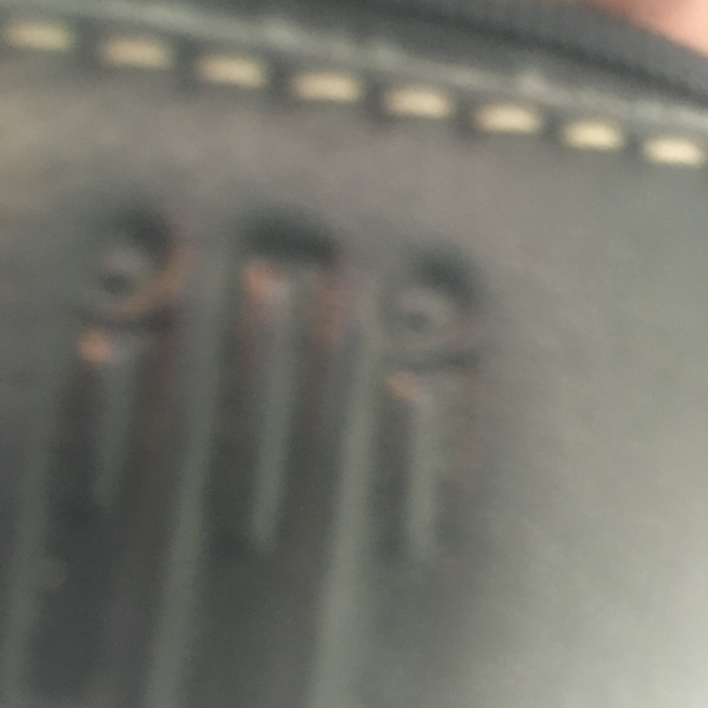 Cross Body - Picture 2 of 8